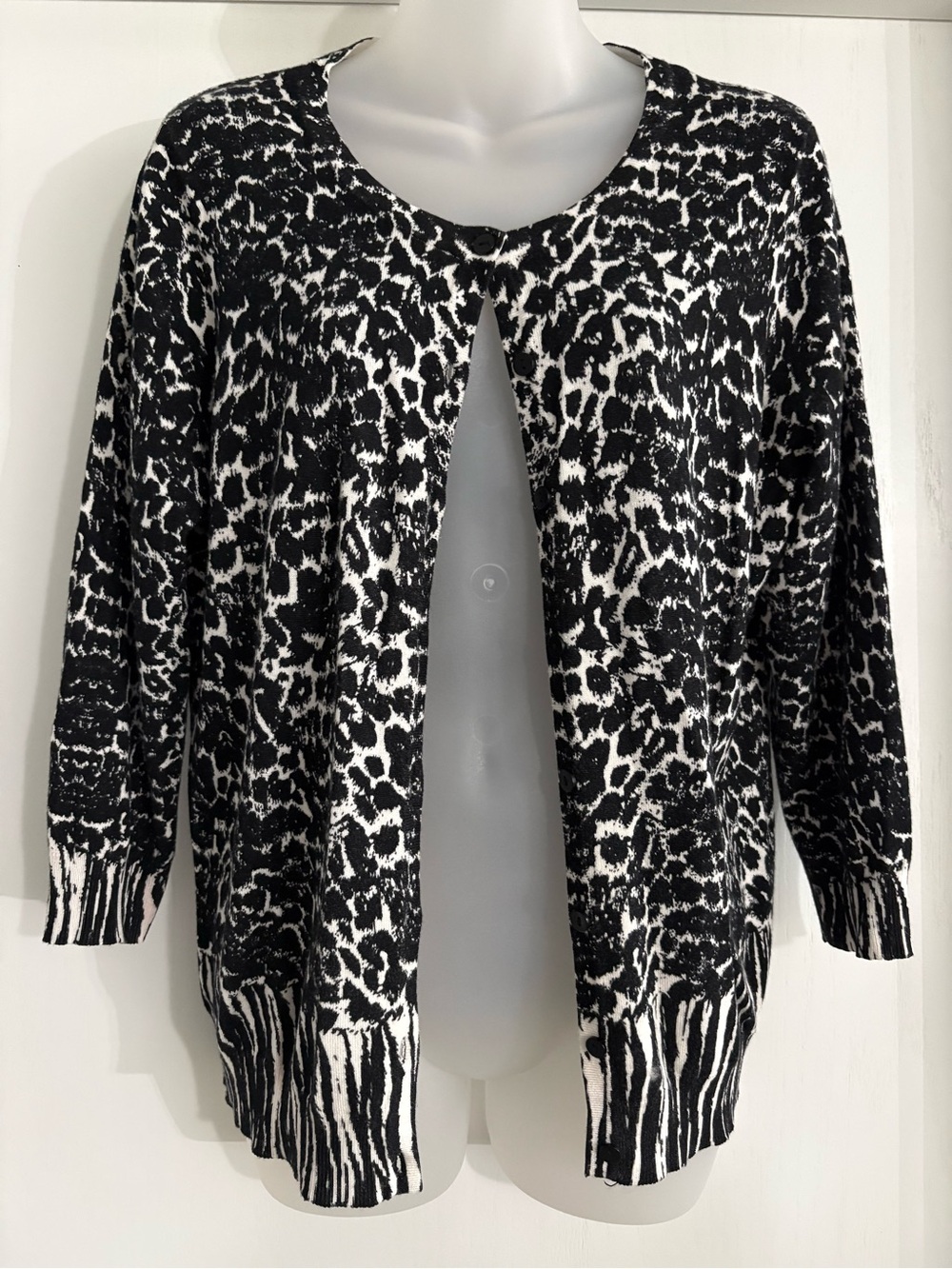 Black and White Animal Print Button Cardigan Size L